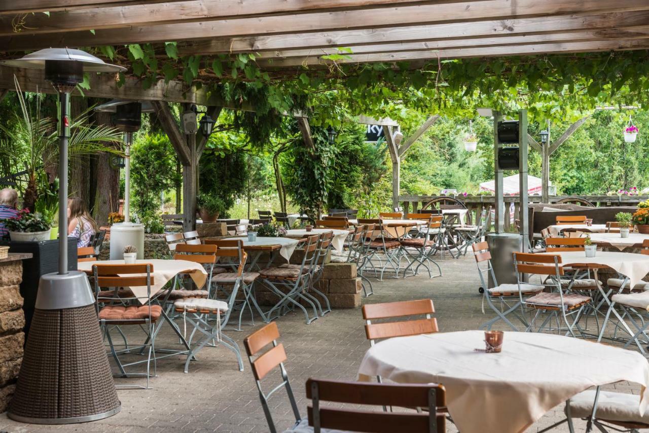 ホテル Schuetzenhaus Bondorf エクステリア 写真