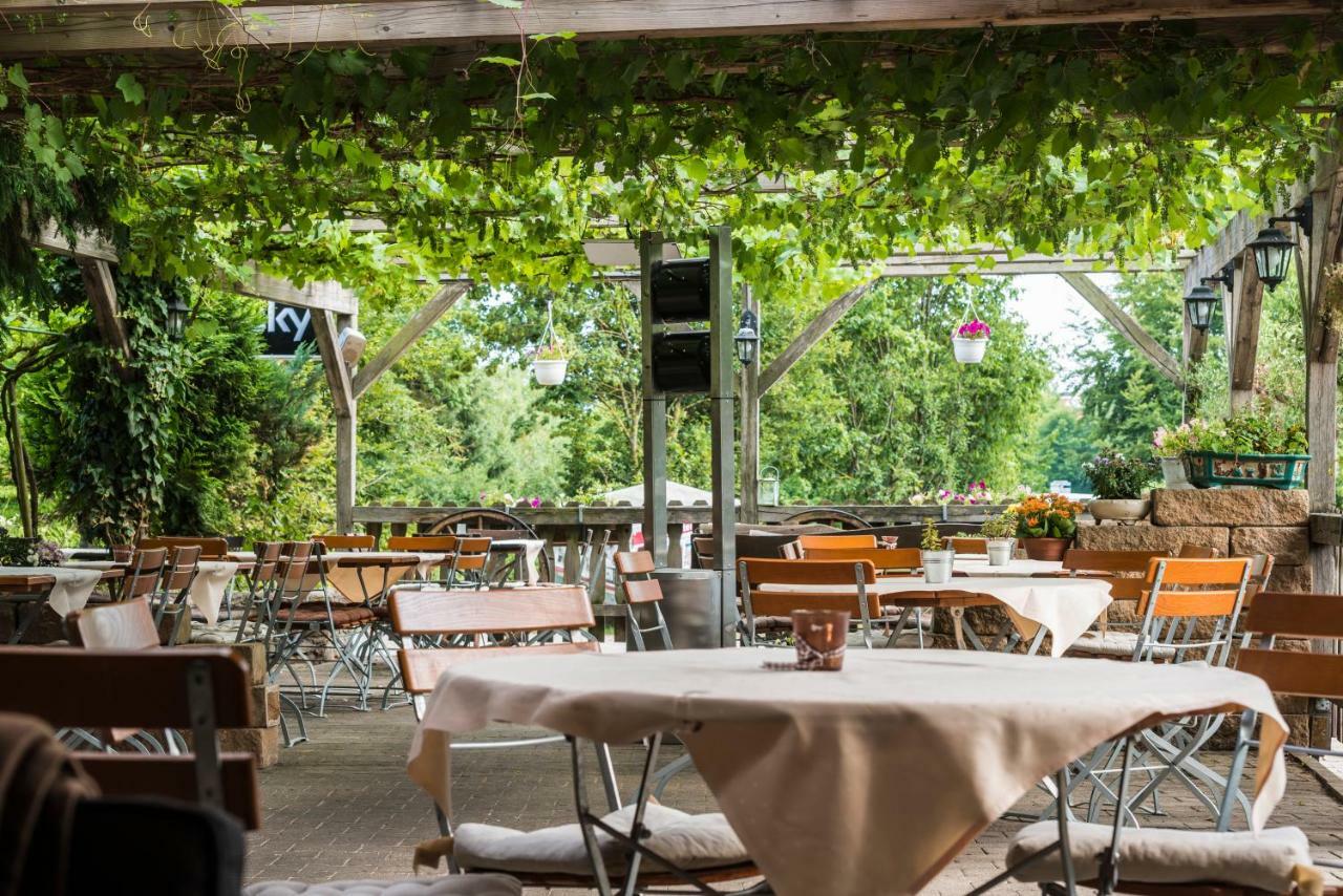 ホテル Schuetzenhaus Bondorf エクステリア 写真
